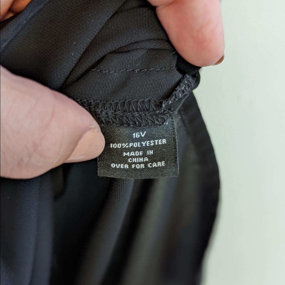 Eloquii | Pleated V-neck Tank | “Malia Blouse” - Picture 5 of 7